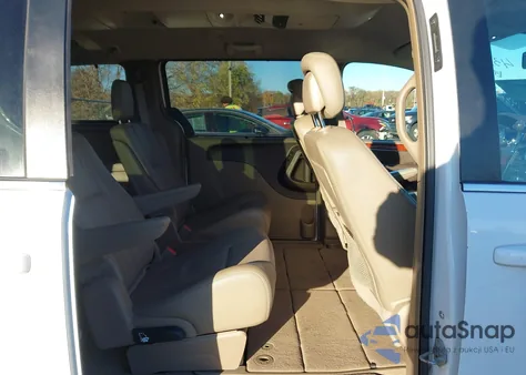 2014 Chrysler Town & Country Touring-L z USA, uszkodzony, nr VIN 2C4RC1CG1ER367659